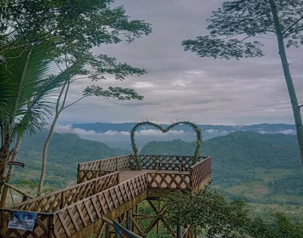 6 Rekomendasi Tempat Wisata dengan Suguhan Alam Eksotis di Ciamis 6 Rekomendasi Tempat Wisata dengan Suguhan Alam Eksotis di Ciamis