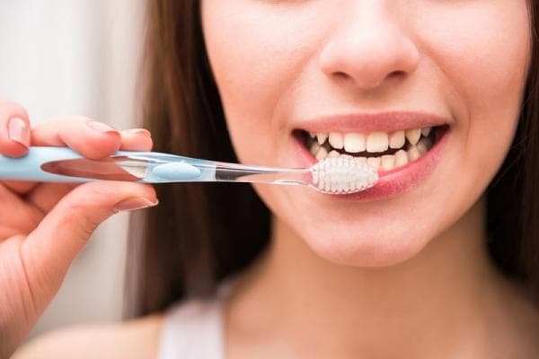 Ternyata Ini Alasan Tak Perlu Berkumur Setelah Sikat Gigi, Mengganggu Kerja Fluoride