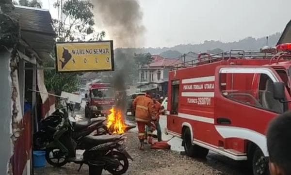 Satu Unit Sepeda Motor Terbakar Disamping SPBU Tallunglipu Toraja Utara