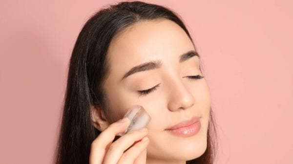 5 Cara Mengecilkan Pori-Pori Wajah dan Menghilangkan Komedo 5 Cara Mengecilkan Pori-Pori Wajah dan Menghilangkan Komedo