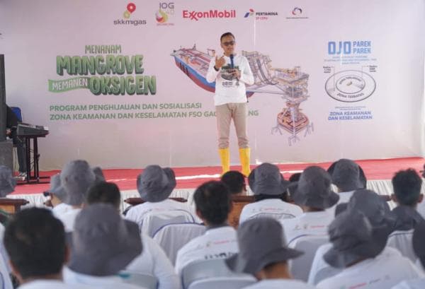 EMCL Ajak Nelayan Tuban Jaga Keselamatan FSO Gagak Rimang dan Tanam Mangrove EMCL Ajak Nelayan Tuban Jaga Keselamatan FSO Gagak Rimang dan Tanam Mangrove