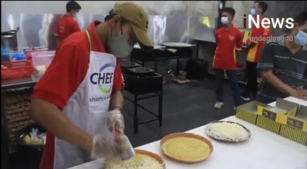 Mantap Rasanya! Martabak Legendaris di Taktakan Kota Serang, Pengunjung Rela Antri Mantap Rasanya! Martabak Legendaris di Taktakan Kota Serang, Pengunjung Rela Antri