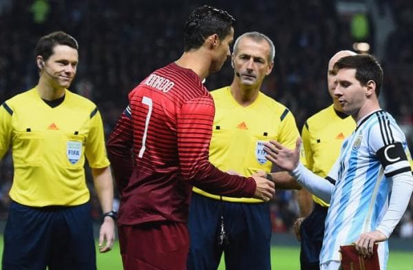 Tubuhnya Lebih Pendek Dibandingkan Cristiano Ronaldo, Lionel Messi Idap Penyakit Langka saat Kecil Tubuhnya Lebih Pendek Dibandingkan Cristiano Ronaldo, Lionel Messi Idap Penyakit Langka saat Kecil