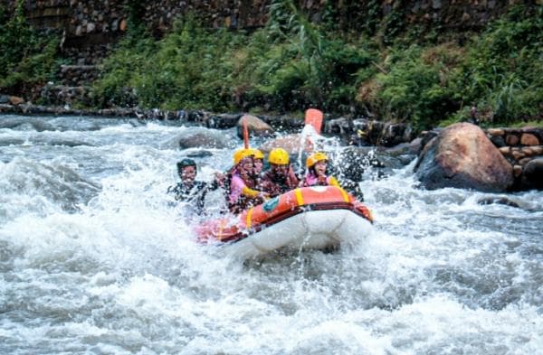 Ini Dia! Wisata Rafting Pertama yang Menyusuri Kali Comal, Dijamin Bikin Nagih Ini Dia! Wisata Rafting Pertama yang Menyusuri Kali Comal, Dijamin Bikin Nagih