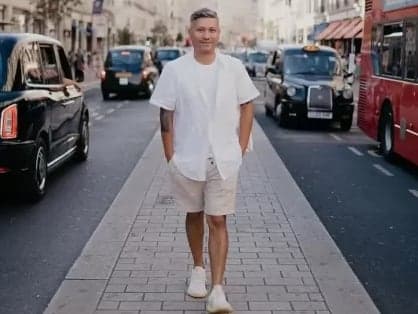 Ceritanya Bikin Haru, Gading Marten Hadiahi Driver Ojol Sepatu Bermerek Ceritanya Bikin Haru, Gading Marten Hadiahi Driver Ojol Sepatu Bermerek