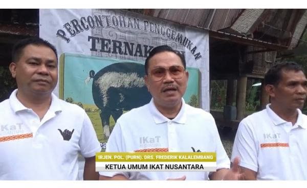 Puluhan Ekor Babi Mulai Didistribusikan untuk Program Penggemukan Babi oleh IKaT Nusantara Puluhan Ekor Babi Mulai Didistribusikan untuk Program Penggemukan Babi oleh IKaT Nusantara