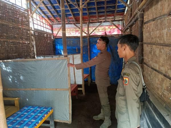 Sidak Warung Remang-Remang, Satpol PP Temukan Banyak Tisu dan Kondom di Pemalang Sidak Warung Remang-Remang, Satpol PP Temukan Banyak Tisu dan Kondom di Pemalang