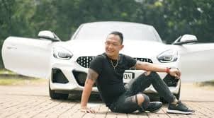 Sosok Inspiratif Jhon LBF, Pengusaha Sukses yang Tawari Tiko Kerja dengan Gaji Rp10 Juta per Bulan Sosok Inspiratif Jhon LBF, Pengusaha Sukses yang Tawari Tiko Kerja dengan Gaji Rp10 Juta per Bulan