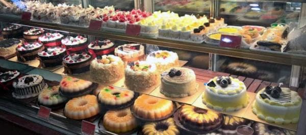 Ternyata Nama Toko Kue Holland Bakery Pemiliknya Bukan Berasal dari Orang Belanda, Berikut Sosoknya Ternyata Nama Toko Kue Holland Bakery Pemiliknya Bukan Berasal dari Orang Belanda, Berikut Sosoknya