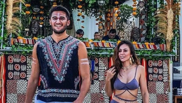 Potret Seksi Wulan Guritno Bersama Pacar Brondongnya, Kian Mempesona Meski Usia Tak Lagi Muda Potret Seksi Wulan Guritno Bersama Pacar Brondongnya, Kian Mempesona Meski Usia Tak Lagi Muda