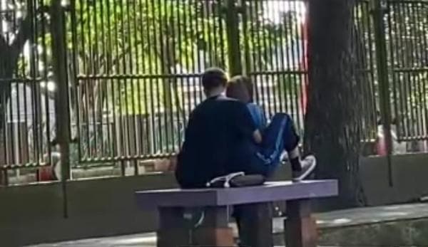 Viral! Video Sepasang Pelajar Sedang Grepe-Grepe di Dadaha Kota Tasikmalaya Viral! Video Sepasang Pelajar Sedang Grepe-Grepe di Dadaha Kota Tasikmalaya