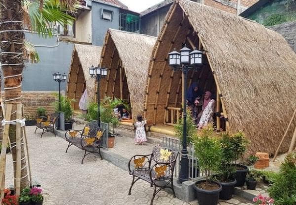 2 Tempat Makan Khas Sunda di Sukabumi, Paduan Rasa dan Harga Bikin Dompet Semringah! 2 Tempat Makan Khas Sunda di Sukabumi, Paduan Rasa dan Harga Bikin Dompet Semringah!