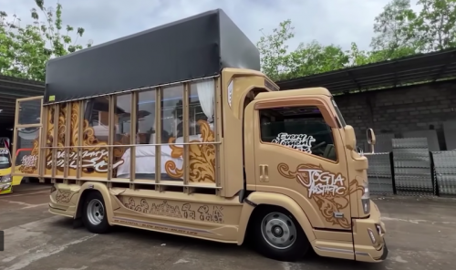 Modifikasi Truk yang Hasilnya Bikin Geleng-Geleng Kepala Modifikasi Truk yang Hasilnya Bikin Geleng-Geleng Kepala