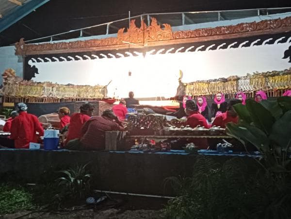 Wayang Kulit Semarakkan Sedekah Bumi Sendang Gede Wayang Kulit Semarakkan Sedekah Bumi Sendang Gede
