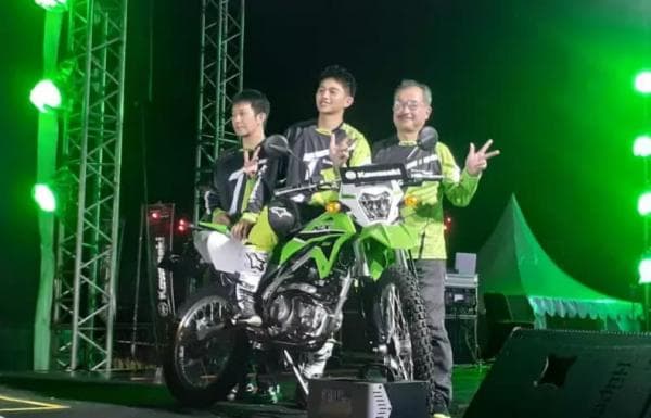 Kawasaki Resmi meluncurkan New Model KLX 2024, Segini Harganya! Kawasaki Resmi meluncurkan New Model KLX 2024, Segini Harganya!