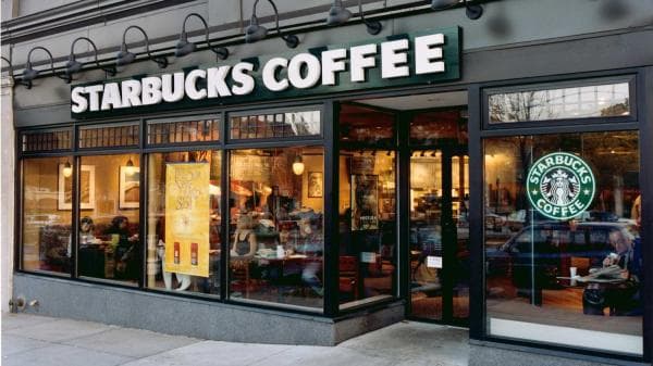 Siapa Pemilik Starbucks? Ternyata Pernah jadi Tukang Loper Koran dan Sales Siapa Pemilik Starbucks? Ternyata Pernah jadi Tukang Loper Koran dan Sales