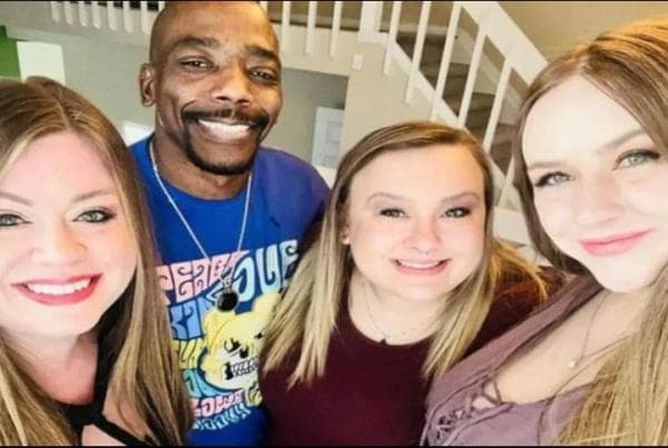 Pria Ini Fokus Nganggur di Rumah, 3 Istrinya yang Kerja Pria Ini Fokus Nganggur di Rumah, 3 Istrinya yang Kerja