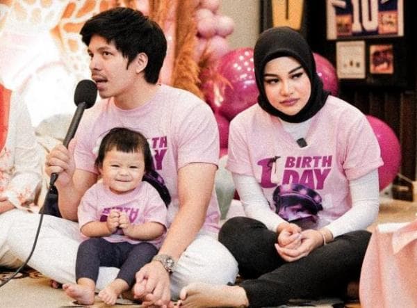 Ameena Hanna Nur Atta Genap Berusia Satu Tahun, Atta Halilintar: Malaikat hidupku Ameena Hanna Nur Atta Genap Berusia Satu Tahun, Atta Halilintar: Malaikat hidupku