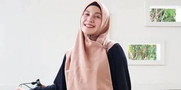 Tak Lekang oleh Waktu, Kecantikan Puput Novel Dikagumi Netizen Tak Lekang oleh Waktu, Kecantikan Puput Novel Dikagumi Netizen