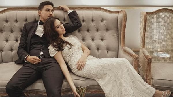 5 Artis Menikah Beda Agama di Indonesia yang Harmonis dan Awet 5 Artis Menikah Beda Agama di Indonesia yang Harmonis dan Awet