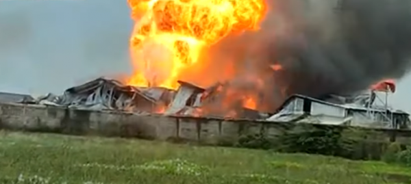 Terkini Kebakaran Pabrik Busa di Arjawinangun Cirebon, Seluruh Isi Bangunan Ludes Terkini Kebakaran Pabrik Busa di Arjawinangun Cirebon, Seluruh Isi Bangunan Ludes