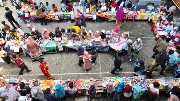 Anak Kreatif SD Muhammadiyah 16 Surabaya Gelar Enterpreneur Week, Hasilnya Untuk Disumbangkan
