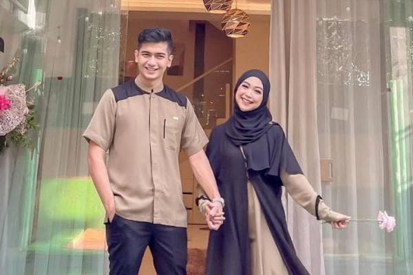 Diduga Ular Jelmaan yang Masuk ke dalam Rumahnya, Ria Ricis Langsung Panggil Ustadz Diduga Ular Jelmaan yang Masuk ke dalam Rumahnya, Ria Ricis Langsung Panggil Ustadz