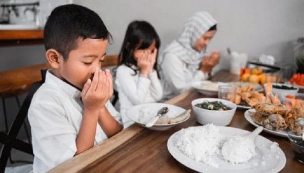 Jadwal Buka Puasa Hari Ini dan Adzan Maghrib Kota Bandung, Senin 27 Maret 2023 Jadwal Buka Puasa Hari Ini dan Adzan Maghrib Kota Bandung, Senin 27 Maret 2023