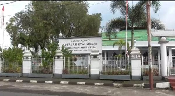 4 Masjid Tertua di Sulawesi Utara yang Bersejarah 4 Masjid Tertua di Sulawesi Utara yang Bersejarah