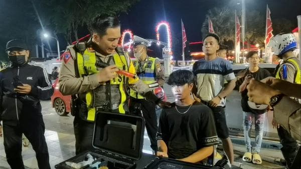 Pengendara Mobil Diduga Habis Dugem di Ibiza Tewas, Polrestabes Bakal Operasi Peminum Alkohol Pengendara Mobil Diduga Habis Dugem di Ibiza Tewas, Polrestabes Bakal Operasi Peminum Alkohol