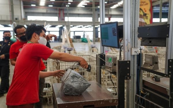 Tingkatkan Efisiensi Bagi UKM Jawa Barat, Ninja Xpress Hadirkan Teknologi DWS Tingkatkan Efisiensi Bagi UKM Jawa Barat, Ninja Xpress Hadirkan Teknologi DWS