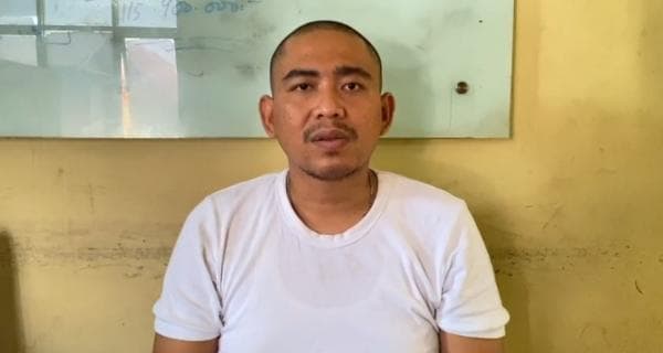 Sangar di Jalanan, Pria yang Ngamuk bawa Golok Nyalinya Ciut dan Minta Maaf usai Ditangkap Sangar di Jalanan, Pria yang Ngamuk bawa Golok Nyalinya Ciut dan Minta Maaf usai Ditangkap