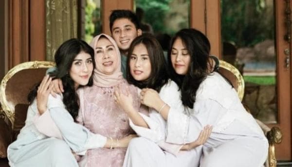 Alshad Ahmad Punya 3 Kakak Perempuan yang Cantik, Ini Biodata dan Profilnya Alshad Ahmad Punya 3 Kakak Perempuan yang Cantik, Ini Biodata dan Profilnya