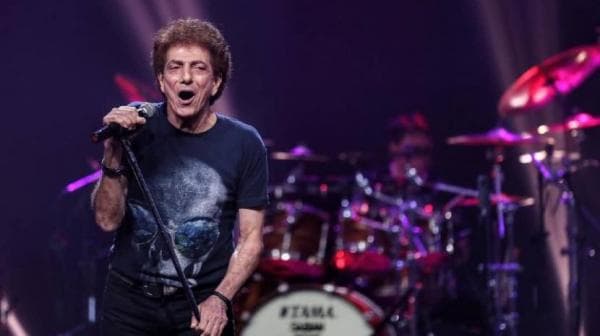 Artis Rocker Ternyata Keturunan Nabi Muhammad, Nikahi Gadis Beda Usia 37 Tahun Seumuran Anak Sendiri Artis Rocker Ternyata Keturunan Nabi Muhammad, Nikahi Gadis Beda Usia 37 Tahun Seumuran Anak Sendiri