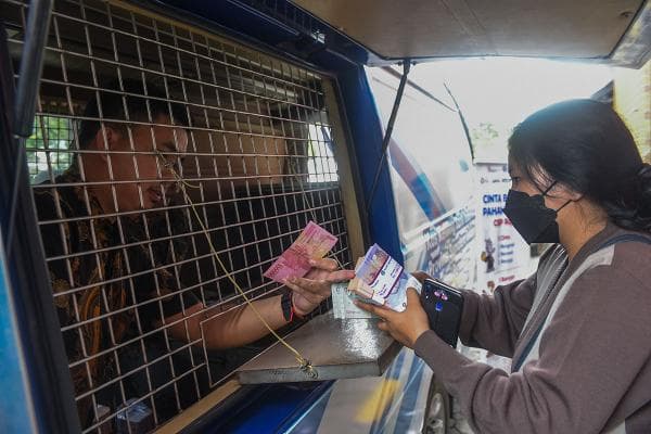 Potret Penukaran Uang Rupiah Pecahan Kecil Bulan Ramadan 1444 H Potret Penukaran Uang Rupiah Pecahan Kecil Bulan Ramadan 1444 H
