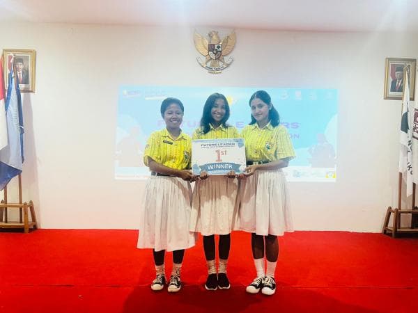 SMAK Loyola Juara I Lomba FLEDC Tingkat SMA/SMK Se-Kabupaten Mabar SMAK Loyola Juara I Lomba FLEDC Tingkat SMA/SMK Se-Kabupaten Mabar