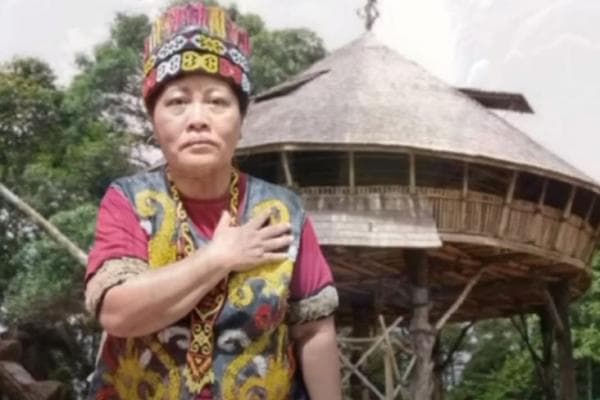 Siapakah Ida Dayak, "Wanita Sakti" Penyembuh Berbagai Penyakit ? Siapakah Ida Dayak, "Wanita Sakti" Penyembuh Berbagai Penyakit ?