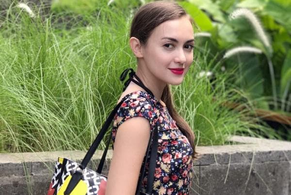 6 Daftar Artis Indonesia Pindah Agama, Begini Kronologinya 6 Daftar Artis Indonesia Pindah Agama, Begini Kronologinya