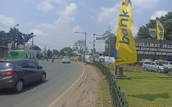 Bundaran Cibiru Bandung Arah Nagreg Diprediksi Padat Malam Ini Bundaran Cibiru Bandung Arah Nagreg Diprediksi Padat Malam Ini