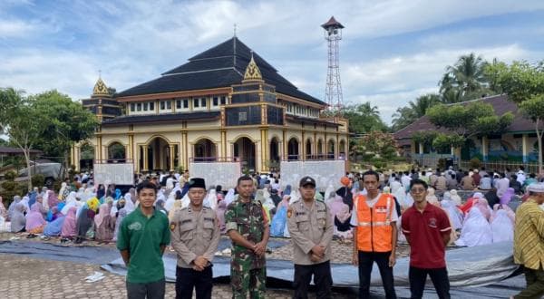 Pemuda Gereja Santo Venantius ikut Amankan Solat Ied Jamaah Muhammadiyah di Bengkulu Utara Pemuda Gereja Santo Venantius ikut Amankan Solat Ied Jamaah Muhammadiyah di Bengkulu Utara