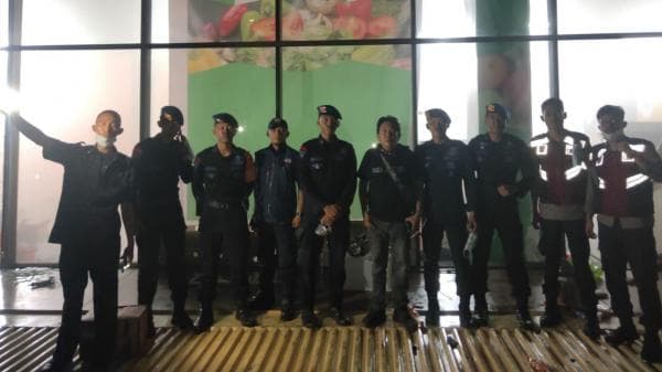 Penyebab TSM Makassar Terbakar, Kurang Lebih 1000 orang Berhasil Dievakuasi Penyebab TSM Makassar Terbakar, Kurang Lebih 1000 orang Berhasil Dievakuasi