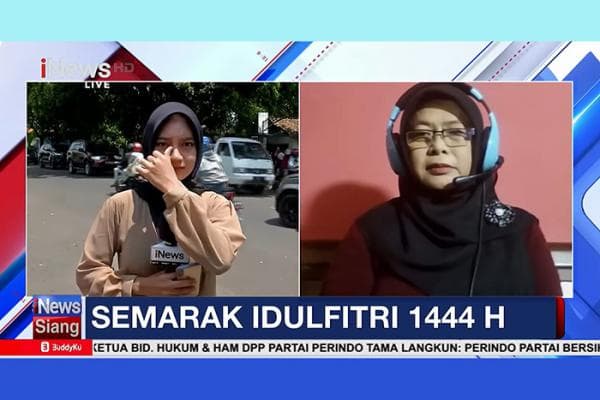 Reporter iNews TV Menangis Haru, Ditelepon Sang Bunda Saat Live Liputan Lebaran Reporter iNews TV Menangis Haru, Ditelepon Sang Bunda Saat Live Liputan Lebaran