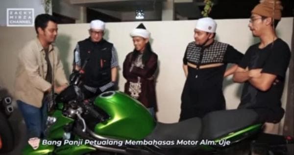 Youtuber Panji Petualang Beli Motor Almarhum Ustadz Uje, Dananya untuk Renovasi Pesantren Youtuber Panji Petualang Beli Motor Almarhum Ustadz Uje, Dananya untuk Renovasi Pesantren