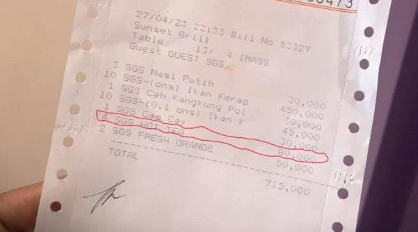 Hati-Hati Pilih Tempat Kuliner di Anyer! Kantong Jebol, Teh Tawar Rp20 Ribu per Gelas Plastik Hati-Hati Pilih Tempat Kuliner di Anyer! Kantong Jebol, Teh Tawar Rp20 Ribu per Gelas Plastik