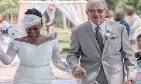 Suami Lebih Tua dari Kakek, ini Kisah Wanita 24 Tahun Menikahi Pria 85 Tahun Suami Lebih Tua dari Kakek, ini Kisah Wanita 24 Tahun Menikahi Pria 85 Tahun