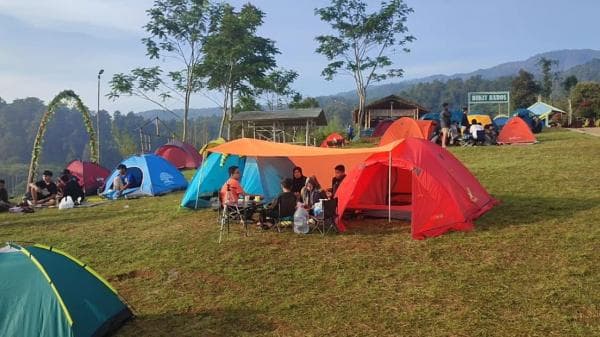 Tempat Wisata Bukit Baros di Ciamis yang Lagi Hits, Harga Tiket Murah, Bisa untuk Camping Keluarga