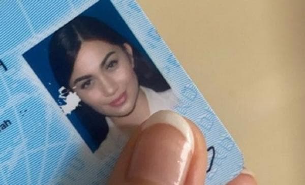 6 Tips agar Foto Tanda Pengenal KTP atau SIM Terlihat Good Looking, Perhatikan Hal Ini 6 Tips agar Foto Tanda Pengenal KTP atau SIM Terlihat Good Looking, Perhatikan Hal Ini