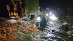 Diguyur Hujan Deras, Banjir Kembali Mengepung Sejumlah Wilayah di Polewali Mandar