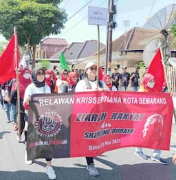Jari Tangan, Relawan Ganjar Pranowo Deklarasi di Blitar Lanjut Nyekar Makam Bung Karno