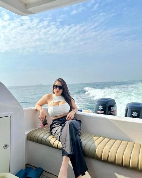 Tania Pamer Body Aduhai, Ini 6 Potret yang Bikin Pria Susah Berkedip! Tania Pamer Body Aduhai, Ini 6 Potret yang Bikin Pria Susah Berkedip!